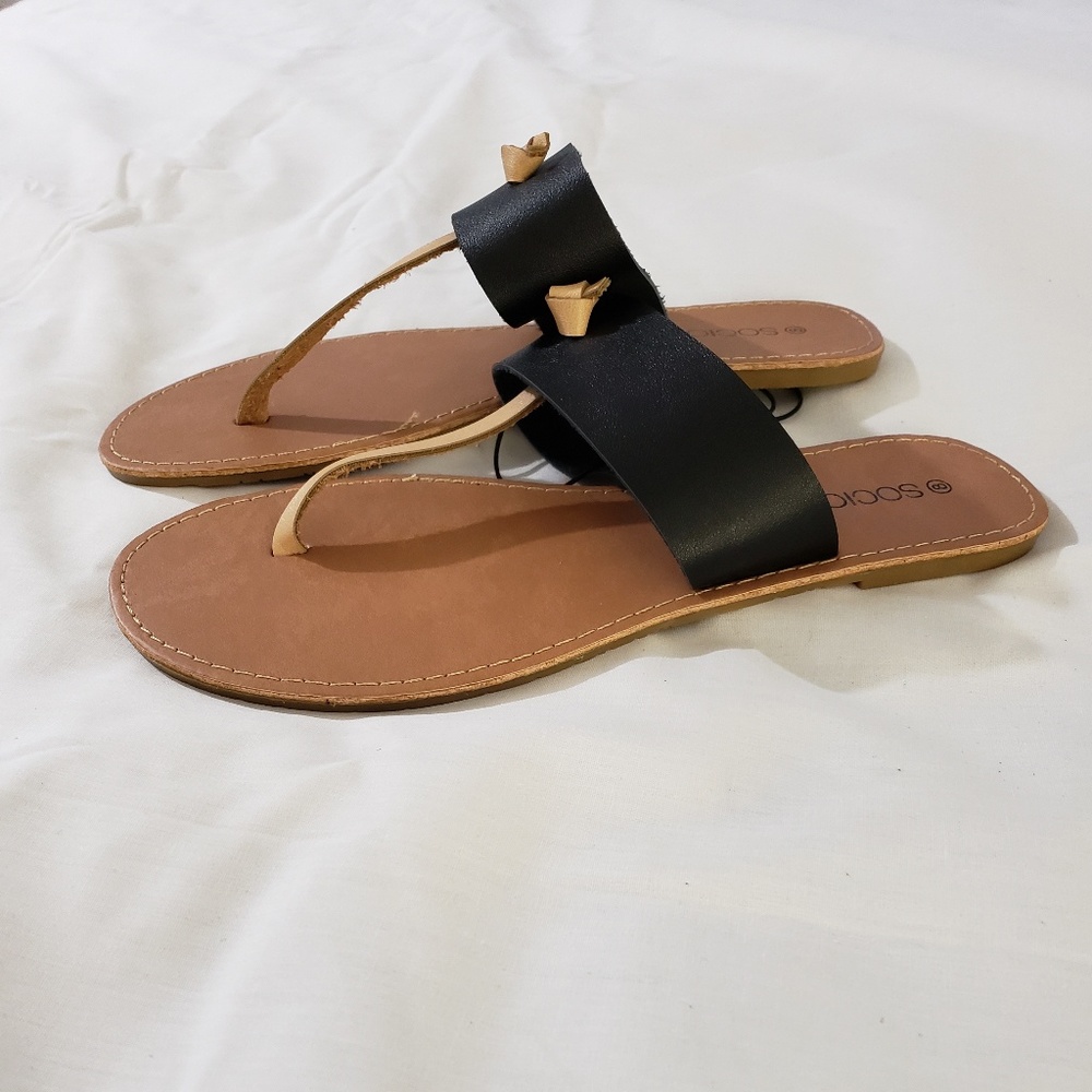 NWOT Black Sociology T-Strap Sandals Size 8